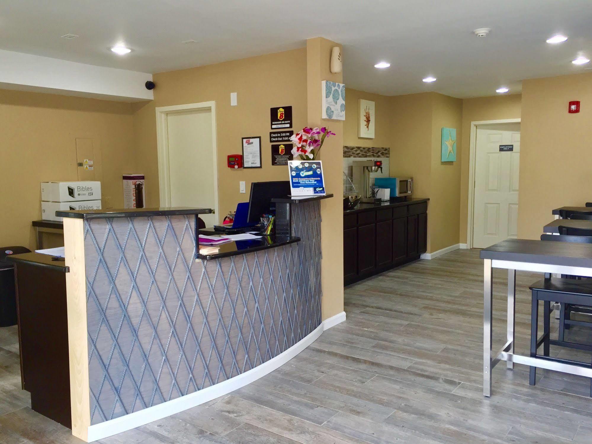 Hotel Super 8 By Wyndham Asbury Park Zewnętrze zdjęcie